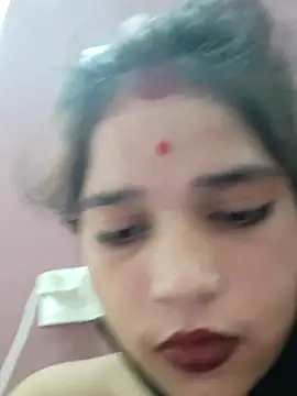 Snapshot of Mahek_love143 chatting on 06/19/26, 10:43 Mahek love143 online show from 06/19/26, 10:43