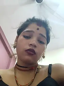 Snapshot of Mahek_love143 chatting on 06/24/26, 10:18 Mahek love143 online show from 06/24/26, 10:18