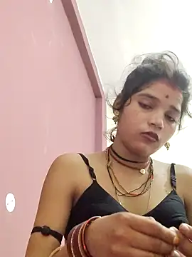 Snapshot of Mahek_love143 chatting on 06/12/26, 11:02 Mahek love143 online show from 06/12/26, 11:02