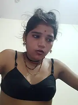 Snapshot of Mahek_love143 chatting on 06/16/26, 10:54 Mahek love143 online show from 06/16/26, 10:54