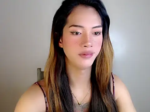 Snapshot of ashley_bombshell chatting on 10/18/25, 06:54 ashley bombshell online show from 10/18/25, 06:54