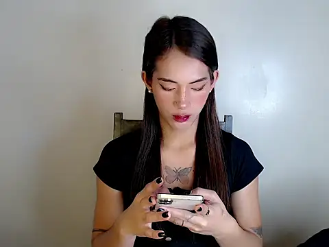 Snapshot of ashley_bombshell chatting on 11/28/25, 12:33 ashley bombshell online show from 11/28/25, 12:33