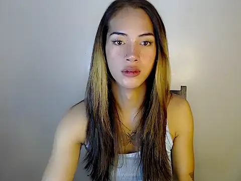 Snapshot of ashley_bombshell chatting on 10/27/25, 08:10 ashley bombshell online show from 10/27/25, 08:10