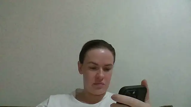 Snapshot of Veylonna chatting on 10/31/25, 06:37 Veylonna online show from 10/31/25, 06:37