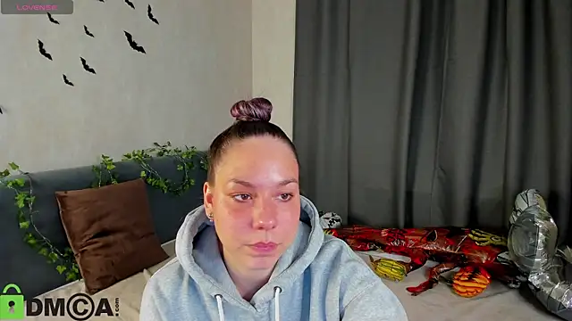 Al1ice Moures online show from 10/30/25, 01:15