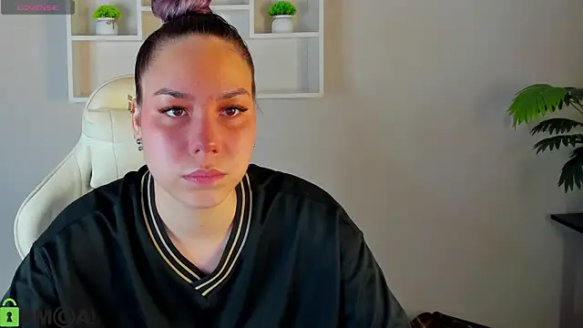 Al1ice Moures online show from 10/31/25, 01:13