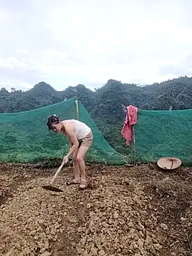 Meomeo-meo online show from 10/23/25, 12:42