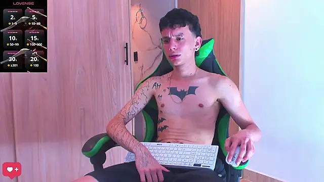 Skinny batman online show from 10/31/25, 04:20