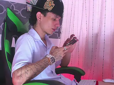 Skinny batman online show from 12/04/25, 09:36