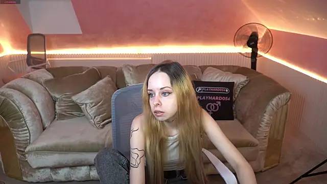 Luchi Sun online show from 11/26/25, 11:10