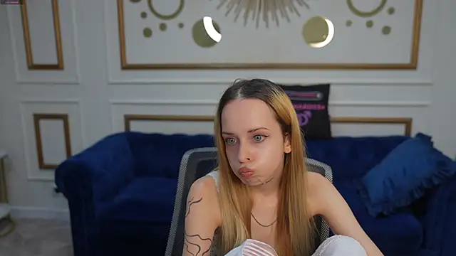 Luchi Sun online show from 10/14/25, 02:28