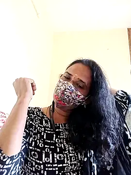 Snapshot of tamil_Boomika chatting on 06/27/26, 10:43 tamil Boomika online show from 06/27/26, 10:43