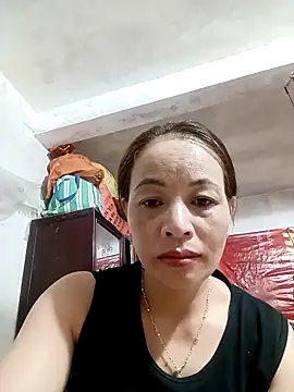 Snapshot of suka-bae chatting on 10/10/25, 01:39 suka-bae online show from 10/10/25, 01:39