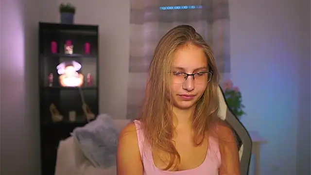 emmie murray online show from 11/06/25, 02:10