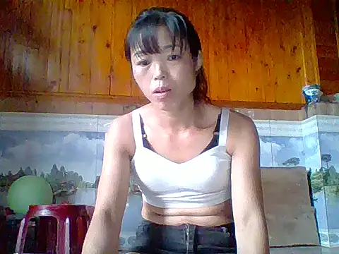 Snapshot of Jane_volv chatting on 10/13/25, 10:50 Jane volv online show from 10/13/25, 10:50