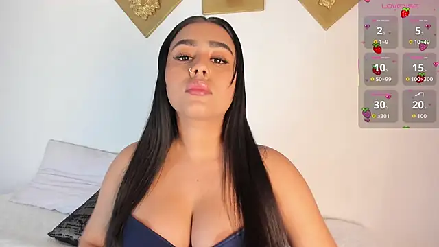 CharlottePetitte online show from 11/18/25, 08:23