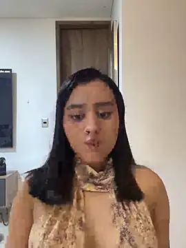 CharlottePetitte online show from 12/04/25, 01:15