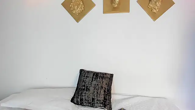 CharlottePetitte online show from 11/28/25, 08:20