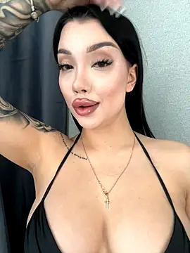 kiss Lissa online show from 12/18/25, 11:25