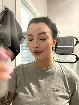 kiss Lissa online show from 10/28/25, 09:52