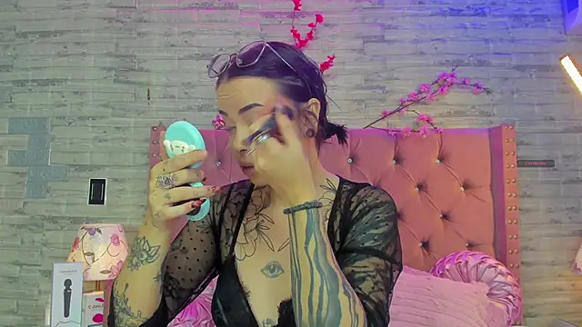 NaiaWhisper online show from 11/16/25, 02:22