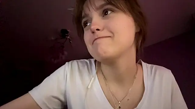 Snapshot of ShannanJou chatting on 10/10/25, 09:21 ShannanJou online show from 10/10/25, 09:21