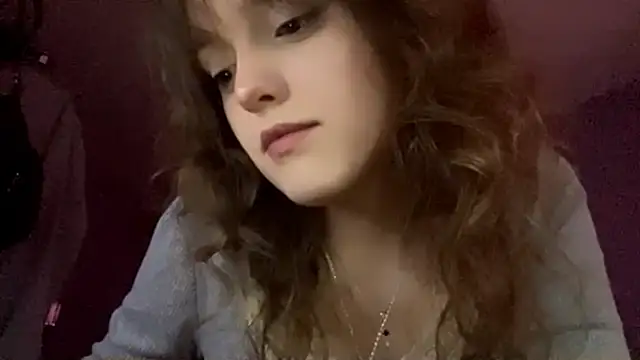 Snapshot of ShannanJou chatting on 10/03/25, 01:12 ShannanJou online show from 10/03/25, 01:12