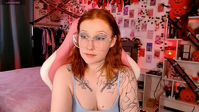 Ayla Hicks online show from 11/05/25, 03:31