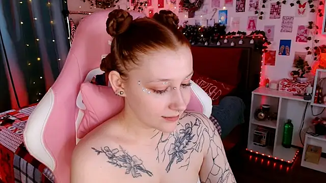 Ayla Hicks online show from 12/02/25, 07:26