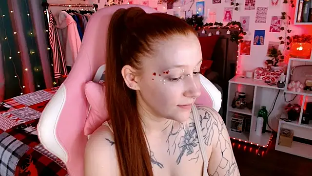 Ayla Hicks online show from 11/30/25, 08:42