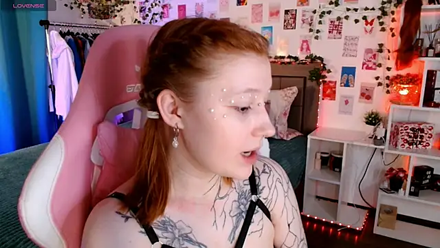 Ayla Hicks online show from 11/15/25, 10:47