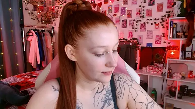 Ayla Hicks online show from 12/22/25, 09:15