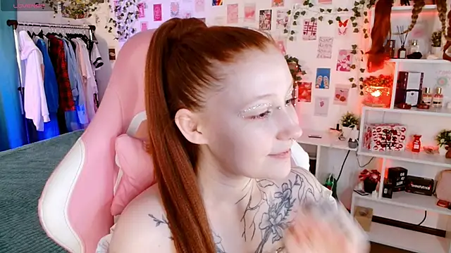 Ayla Hicks online show from 11/18/25, 06:55