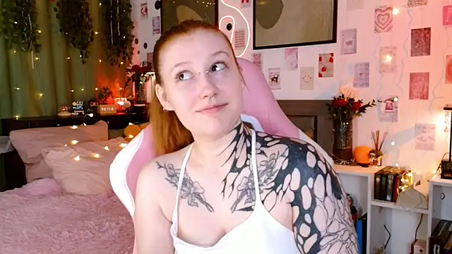 Snapshot of Ayla_Hicks chatting on 07/10/26, 03:17 Ayla Hicks online show from 07/10/26, 03:17