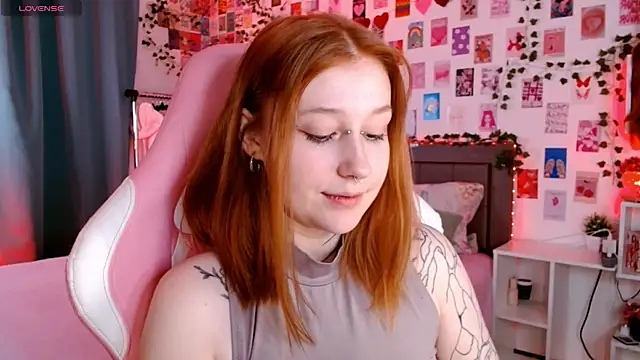 Ayla Hicks online show from 11/08/25, 03:21