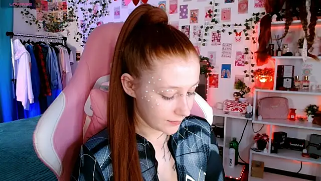 Ayla Hicks online show from 11/21/25, 08:08