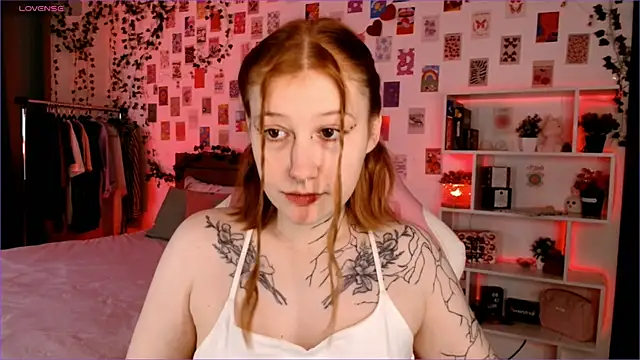 Ayla Hicks online show from 10/01/25, 03:11