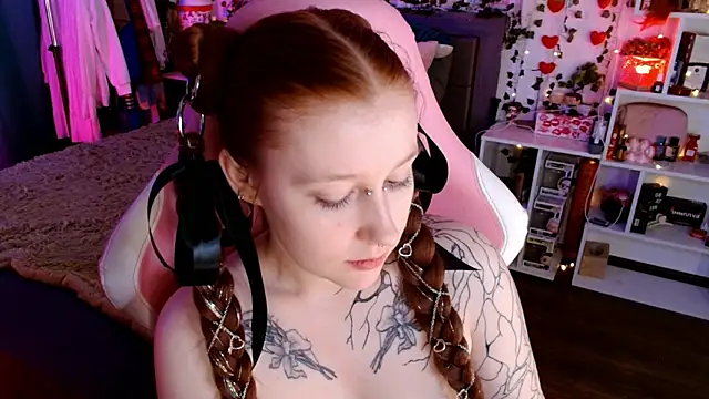 Ayla Hicks online show from 02/03/26, 06:33