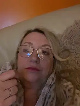 Littleangeleyes online show from 10/24/25, 11:37