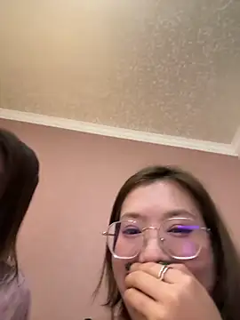 redrose520 online show from 04/15/26, 12:21