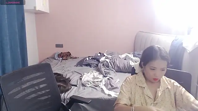 redrose520 online show from 09/24/25, 08:21