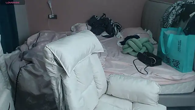 redrose520 online show from 10/23/25, 12:37