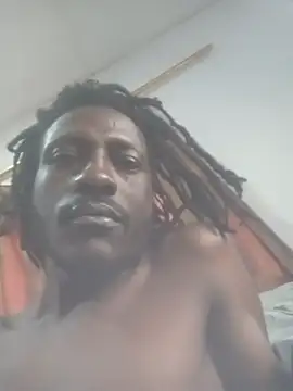 Snapshot of FilmableAntonym chatting on 11/25/25, 12:05 FilmableAntonym online show from 11/25/25, 12:05