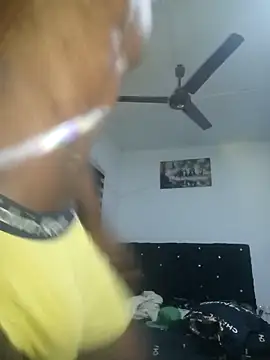 Snapshot of FilmableAntonym chatting on 11/30/25, 02:56 FilmableAntonym online show from 11/30/25, 02:56