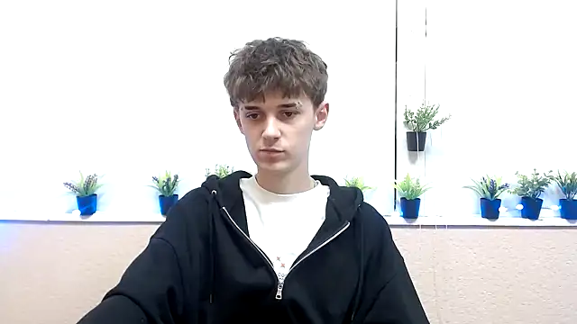 Hoot Dude  online show from 11/05/25, 02:20