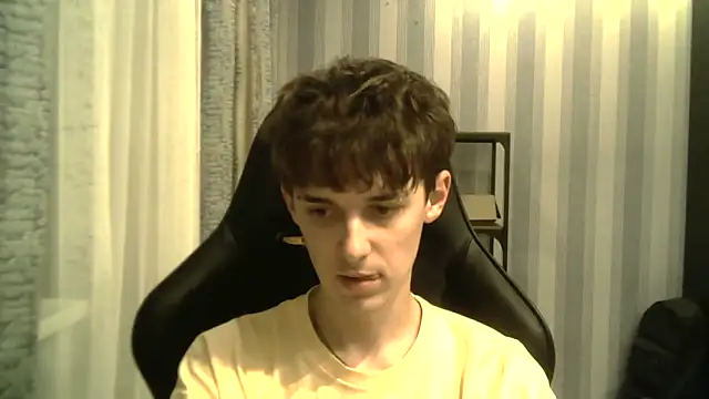 Hoot Dude  online show from 11/26/25, 03:12