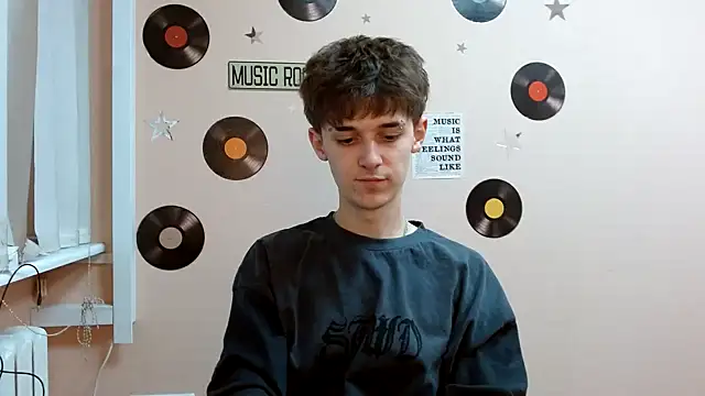 Hoot Dude  online show from 11/07/25, 02:54