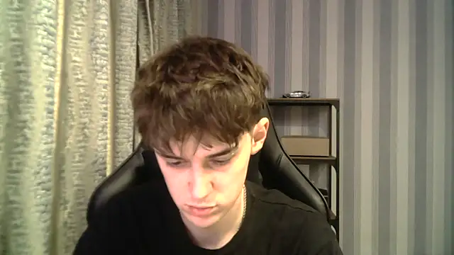 Hoot Dude  online show from 12/17/25, 02:33