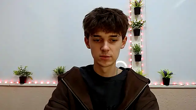 Hoot Dude  online show from 11/20/25, 02:29