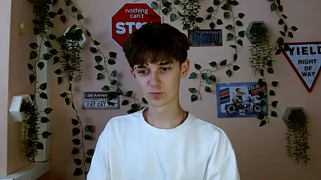 Hoot Dude  online show from 10/08/25, 01:23
